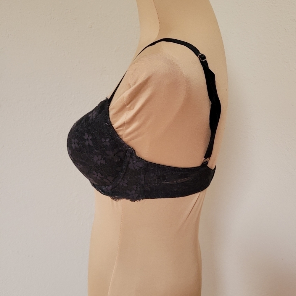 Victoria's Secret Lightly Lined Black Lace Bra - Picture 2 of 4